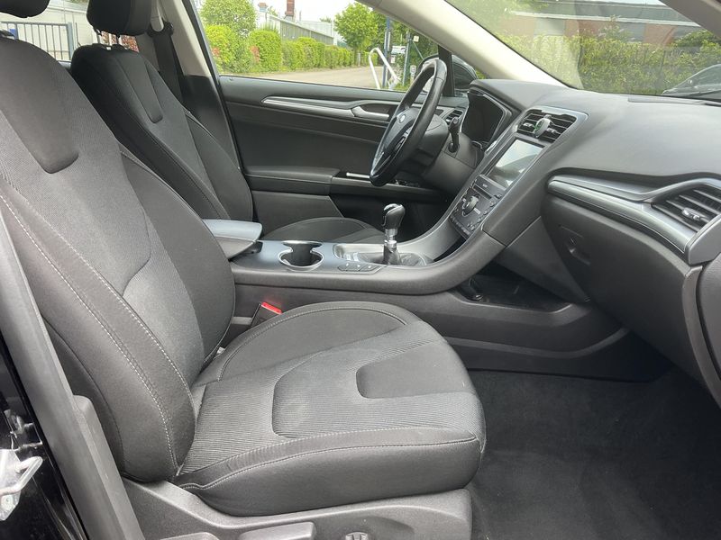 Ford Mondeo 1.5 EcoBoost Titanium 2018 – снимка 17
