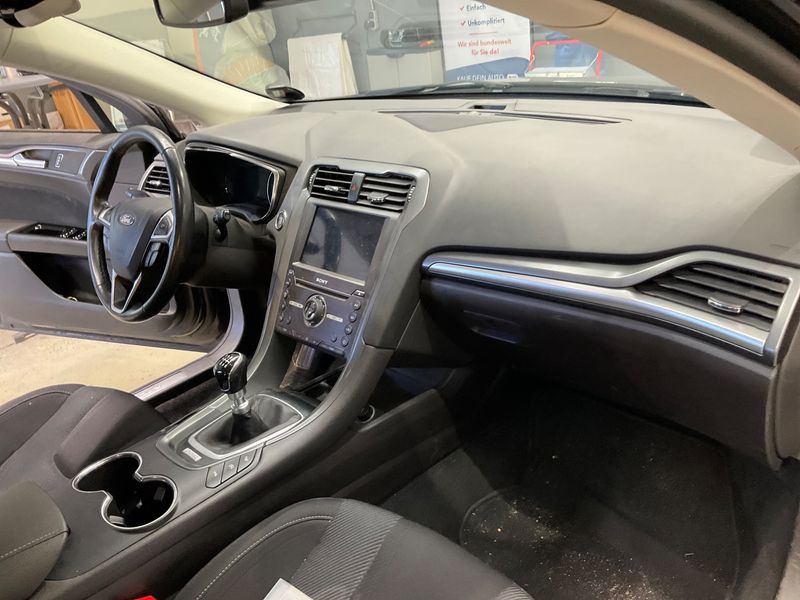 Ford Mondeo 1.5 EcoBoost Titanium 2018 – снимка 28