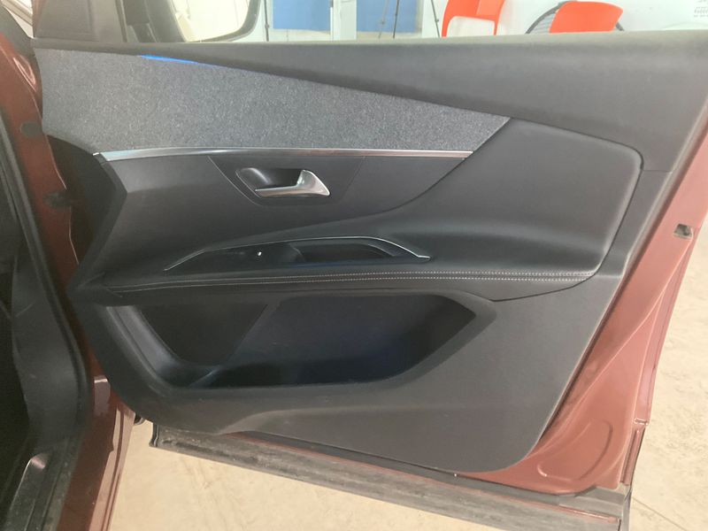 Peugeot 3008 1.6 Blue-HDi GT Line 2017 – снимка 31