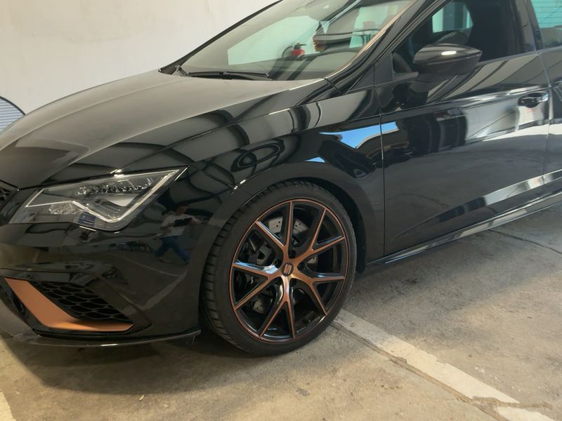 Seat Leon 2.0 TSI Cupra 300 4Drive R 2020 – снимка 2