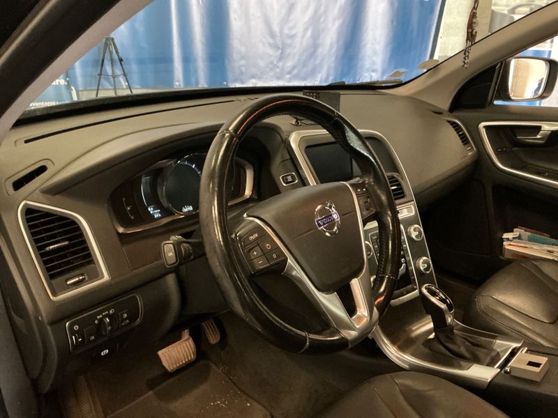 Volvo XC60 2.0 D3 Summum 2015 – снимка 35