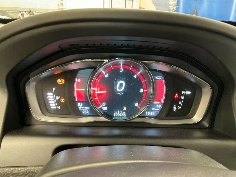 Volvo XC60 2.0 D3 Summum 2015 – снимка 18