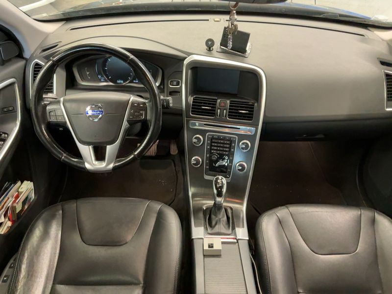 Volvo XC60 2.0 D3 Summum 2015 – снимка 17
