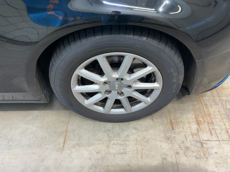 Audi A4 2.0 TDI Attraction 2013 – снимка 11