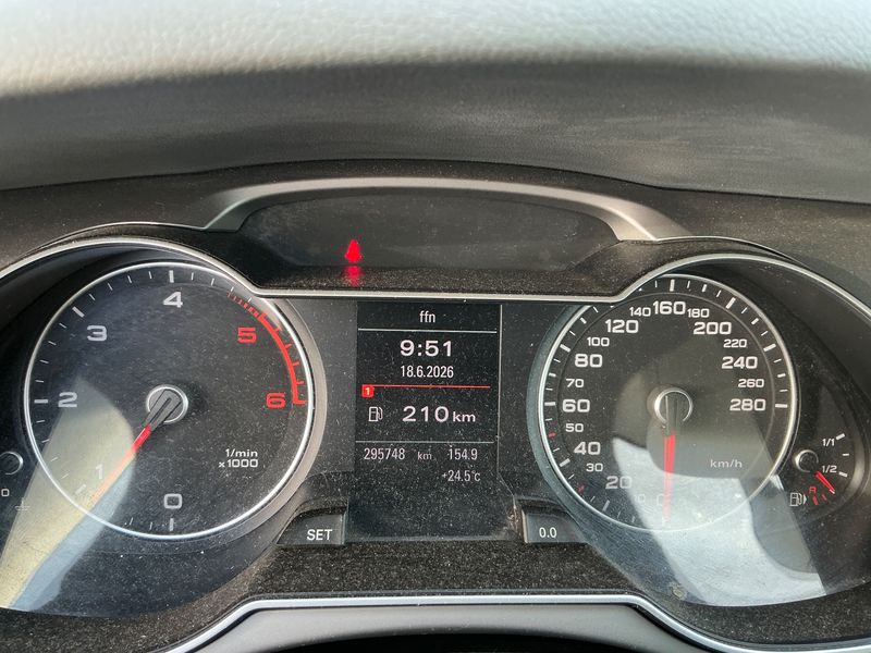 Audi A4 2.0 TDI Attraction 2013 – снимка 19