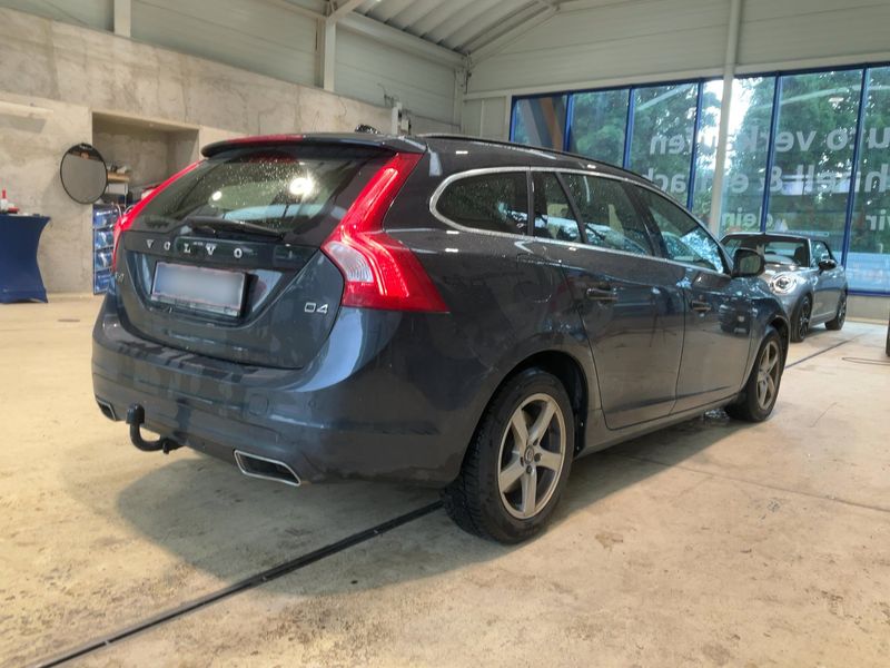 Volvo V60 2.0 D4 Momentum 2017 – снимка 8