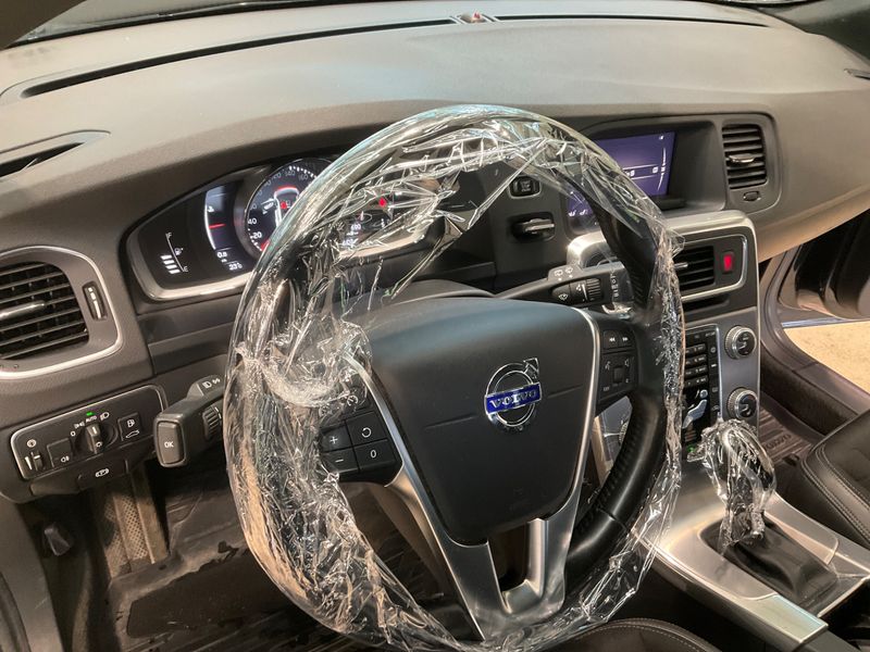 Volvo V60 2.0 D4 Momentum 2017 – снимка 26