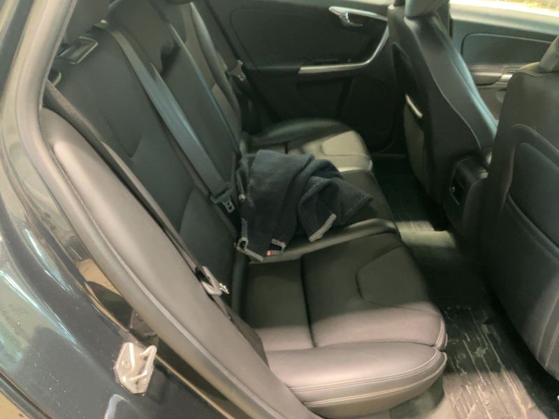 Volvo V60 2.0 D4 Momentum 2017 – снимка 19