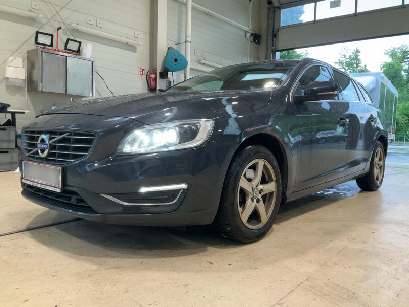 Volvo V60 2.0 D4 Momentum 2017 – снимка 1