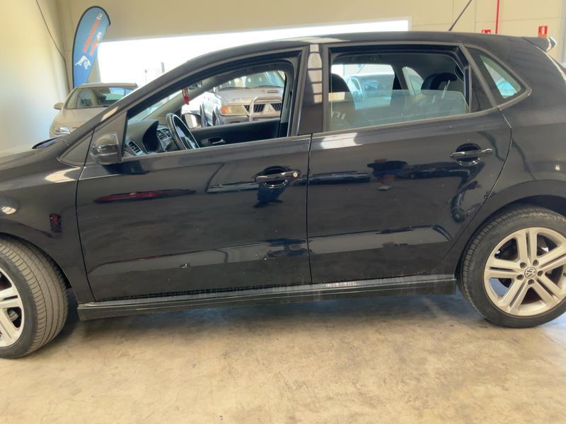 Volkswagen Polo 1.6 TDI Sport by R-Line 2014 – снимка 4