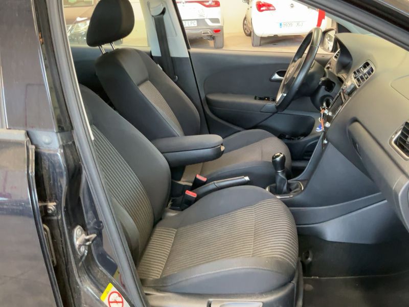 Volkswagen Polo 1.6 TDI Sport by R-Line 2014 – снимка 16