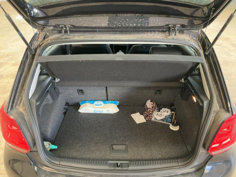Volkswagen Polo 1.6 TDI Sport by R-Line 2014 – снимка 15