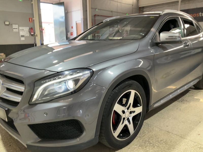 Mercedes-Benz GLA-Klasse GLA 200 d AMG Line 2017 – снимка 2