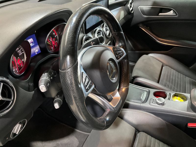 Mercedes-Benz GLA-Klasse GLA 200 d AMG Line 2017 – снимка 23