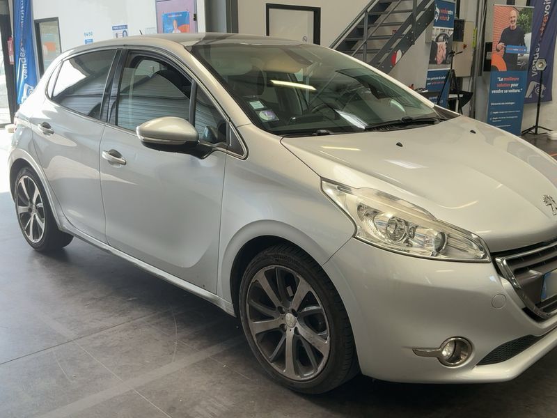 Peugeot 208 1.6 Féline 2014 – снимка 12