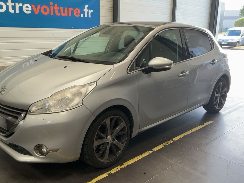 Peugeot 208 1.6 Féline 2014 – снимка 2