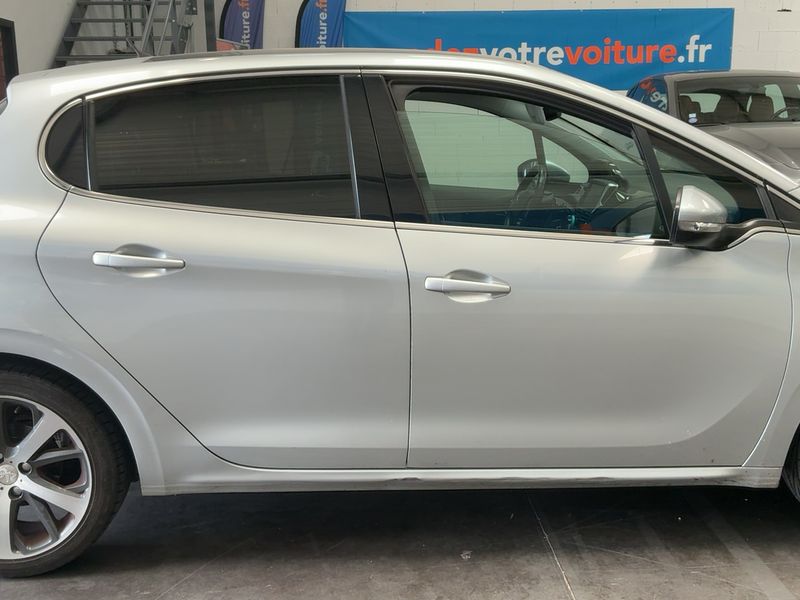 Peugeot 208 1.6 Féline 2014 – снимка 10