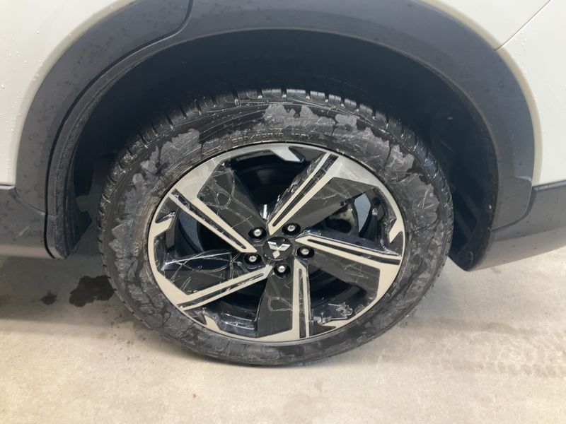 Mitsubishi Eclipse Cross 2.4 Plug-in Hybrid 4WD 2022 – снимка 5