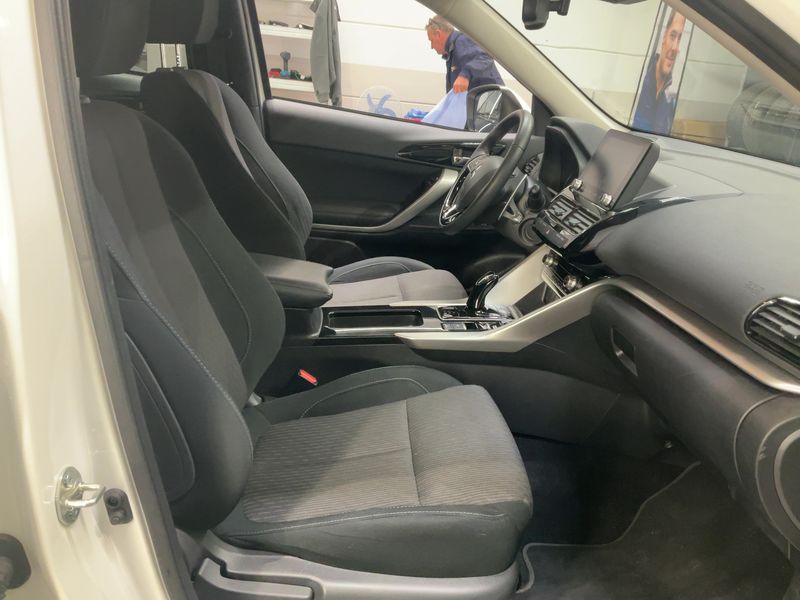 Mitsubishi Eclipse Cross 2.4 Plug-in Hybrid 4WD 2022 – снимка 16