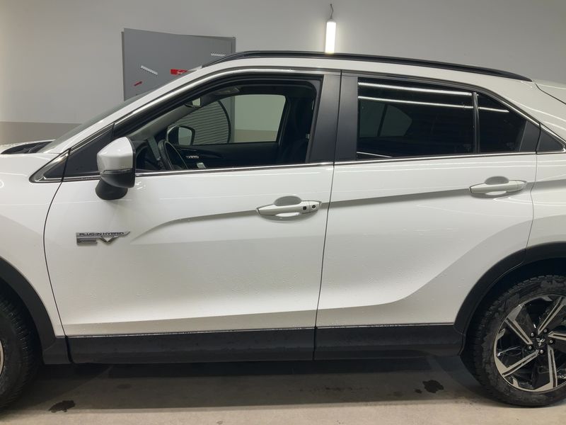 Mitsubishi Eclipse Cross 2.4 Plug-in Hybrid 4WD 2022 – снимка 4