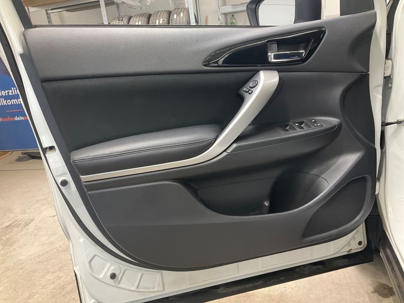 Mitsubishi Eclipse Cross 2.4 Plug-in Hybrid 4WD 2022 – снимка 32