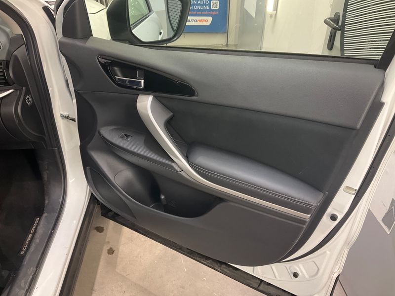 Mitsubishi Eclipse Cross 2.4 Plug-in Hybrid 4WD 2022 – снимка 31
