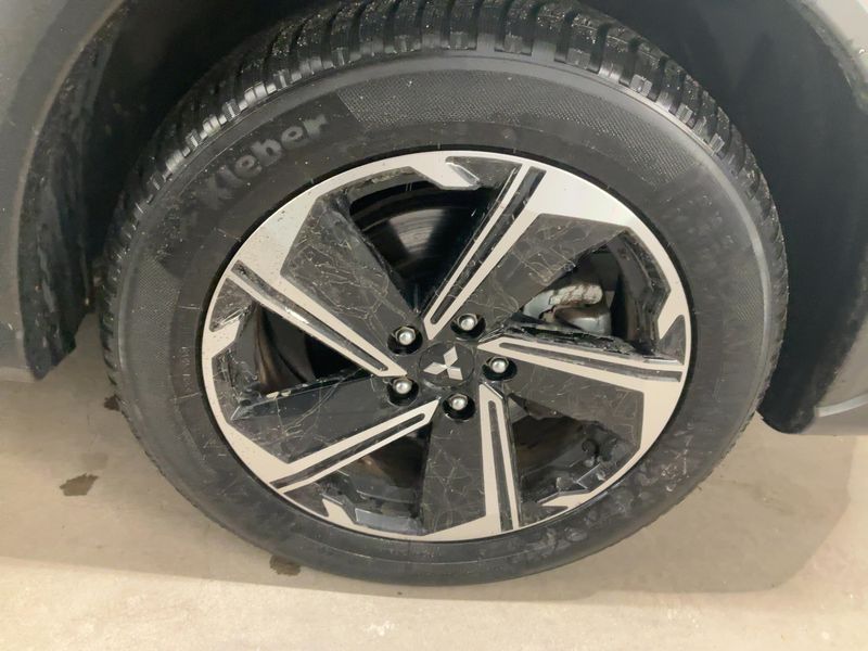 Mitsubishi Eclipse Cross 2.4 Plug-in Hybrid 4WD 2022 – снимка 11