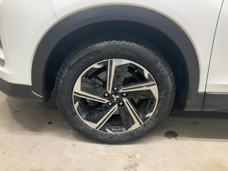 Mitsubishi Eclipse Cross 2.4 Plug-in Hybrid 4WD 2022 – снимка 3