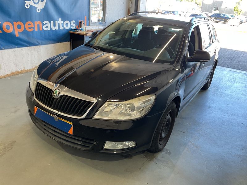 Skoda Octavia 1.2 TSI Ambiente 2011 – снимка 1