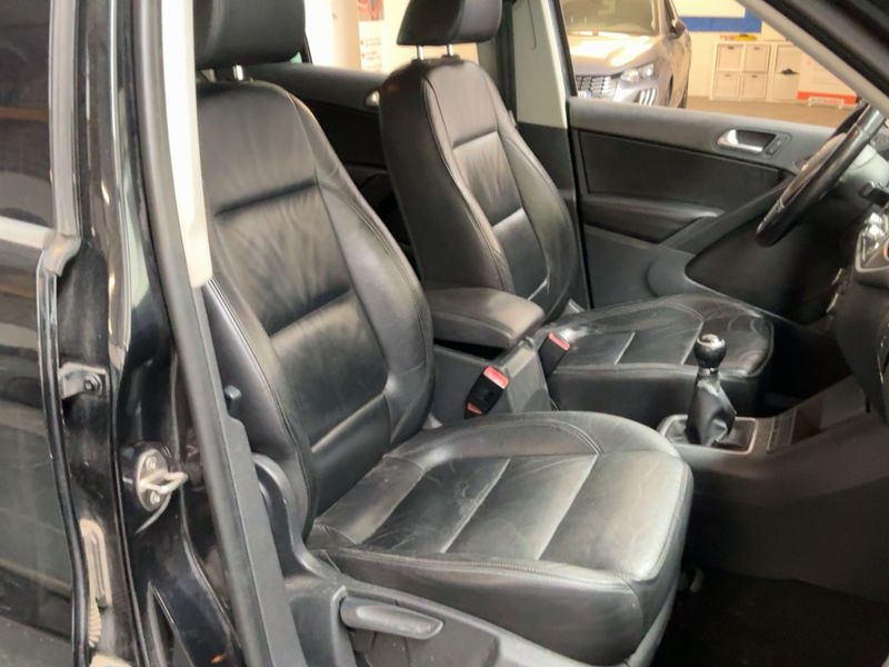 Volkswagen Tiguan 2.0 TDI Sportline BlueMotion Tech 2011 – снимка 16