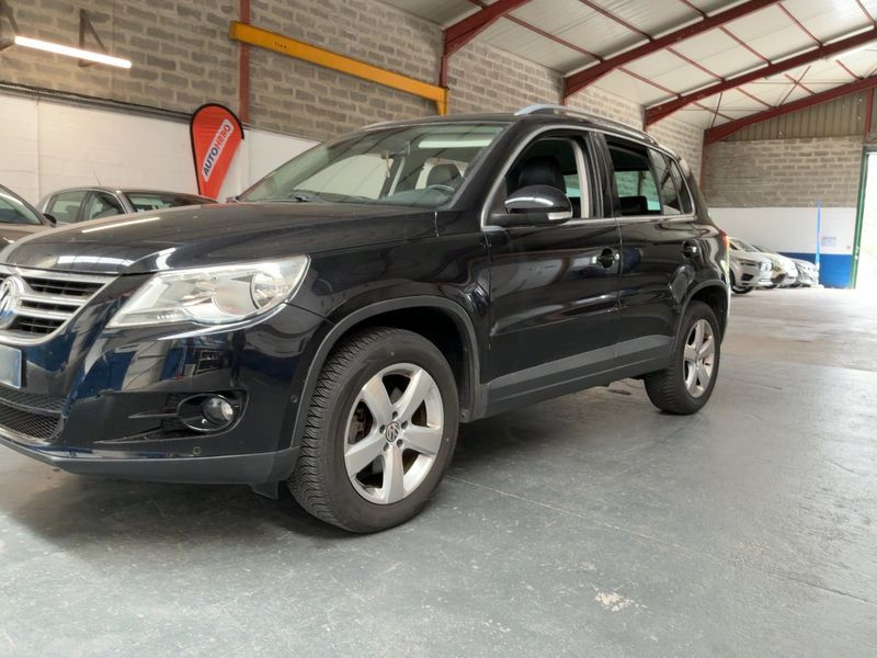 Volkswagen Tiguan 2.0 TDI Sportline BlueMotion Tech 2011 – снимка 2