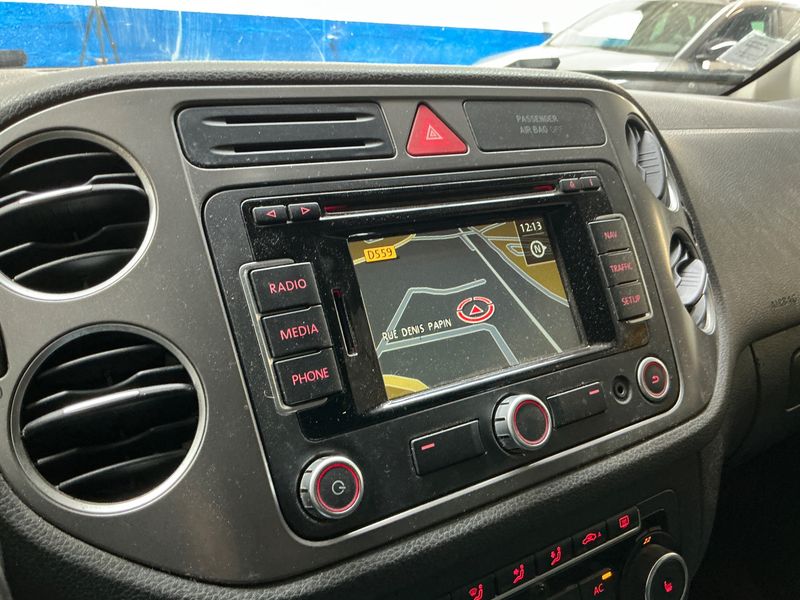 Volkswagen Tiguan 2.0 TDI Sportline BlueMotion Tech 2011 – снимка 30