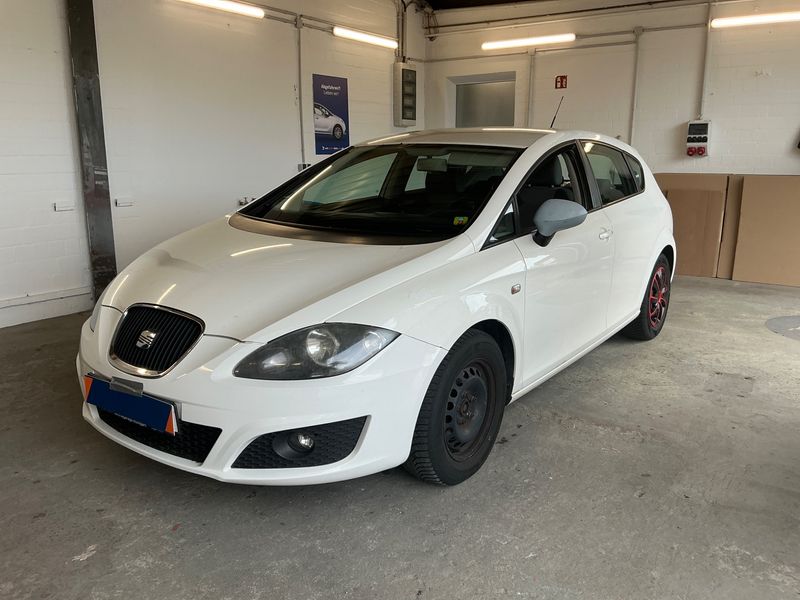 Seat Leon 1.2 TSI Reference 2011 – снимка 1