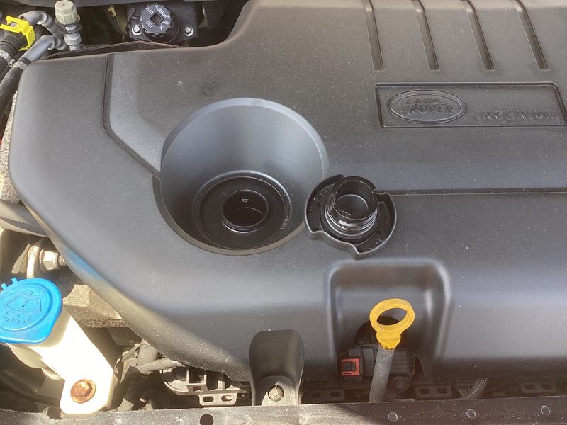Land Rover Discovery Sport 2.0 Td4 SE AWD 2016 – снимка на щета