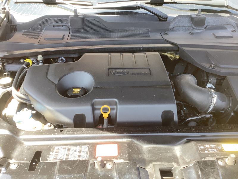 Land Rover Discovery Sport 2.0 Td4 SE AWD 2016 – снимка на щета