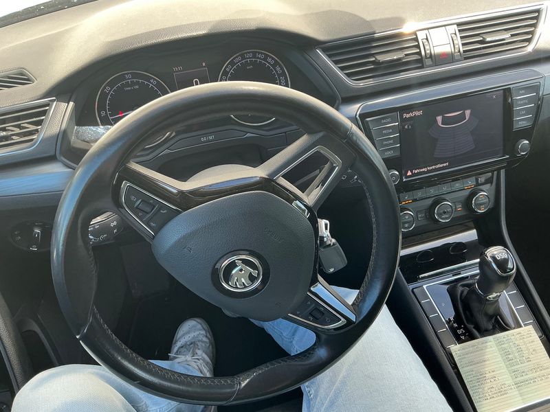 Skoda Superb 2.0 TDI Style 2017 – снимка 18