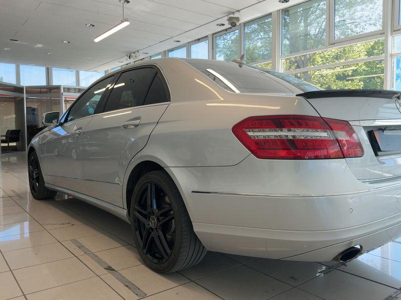 Mercedes-Benz E-Klasse E 250 CGI BlueEfficiency Avantgarde 2010 – снимка 6