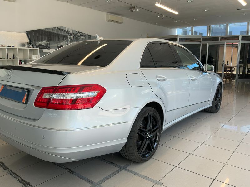 Mercedes-Benz E-Klasse E 250 CGI BlueEfficiency Avantgarde 2010 – снимка 8