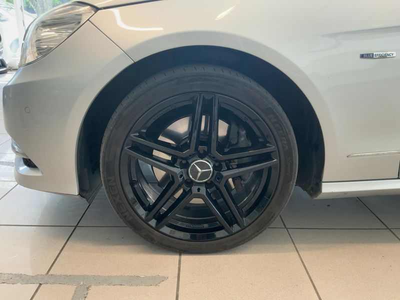 Mercedes-Benz E-Klasse E 250 CGI BlueEfficiency Avantgarde 2010 – снимка 3