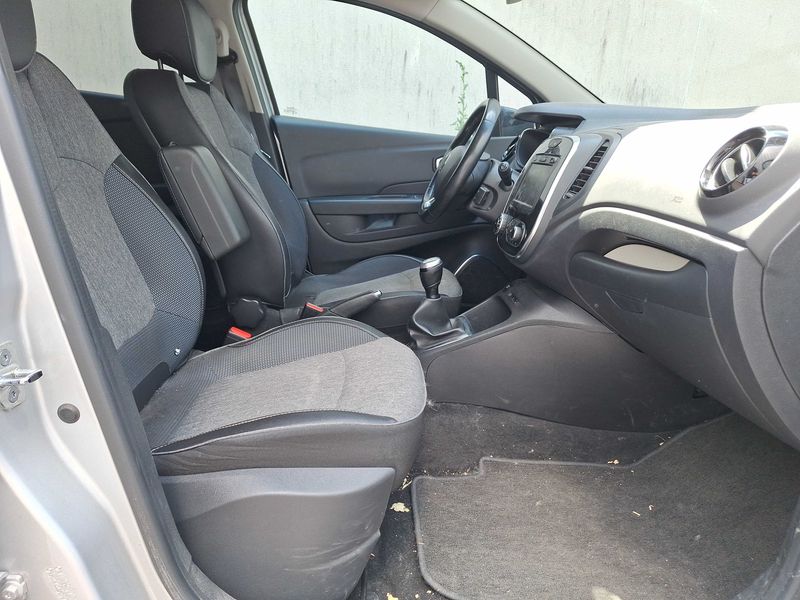 Renault Captur 0.9 Energy Intens 2019 – снимка 10