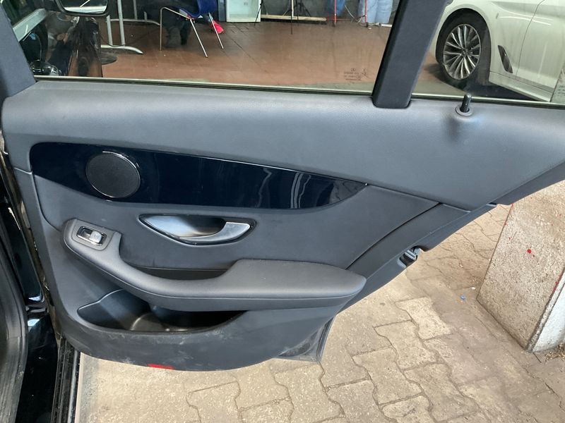 Mercedes-Benz C-Klasse C 220 d T Avantgarde 2020 – снимка 29