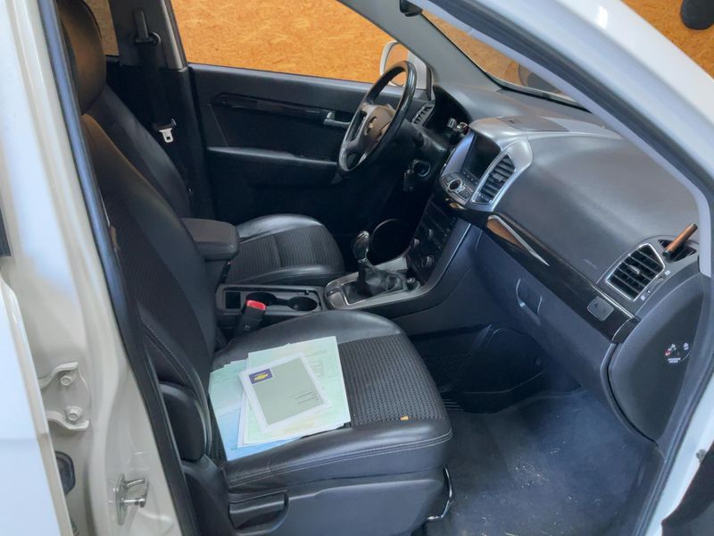 Chevrolet Captiva 2.2 Diesel D LT 2WD 2012 – снимка 17
