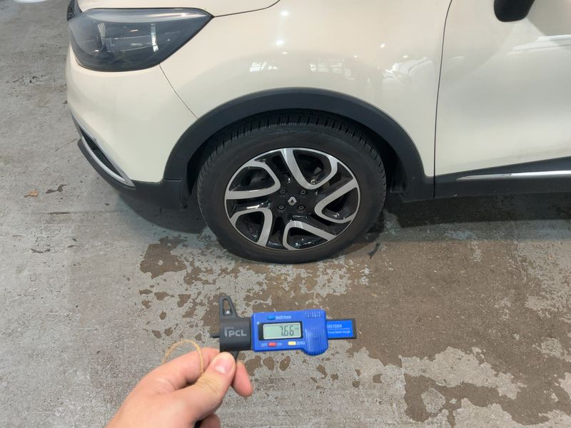 Renault Captur 1.2 TCe Zen 2014 – снимка 3