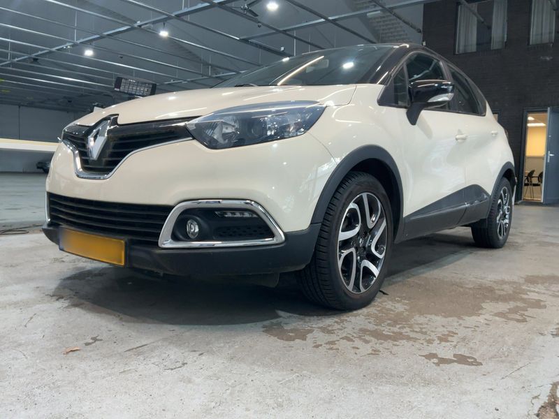 Renault Captur 1.2 TCe Zen 2014 – снимка 2