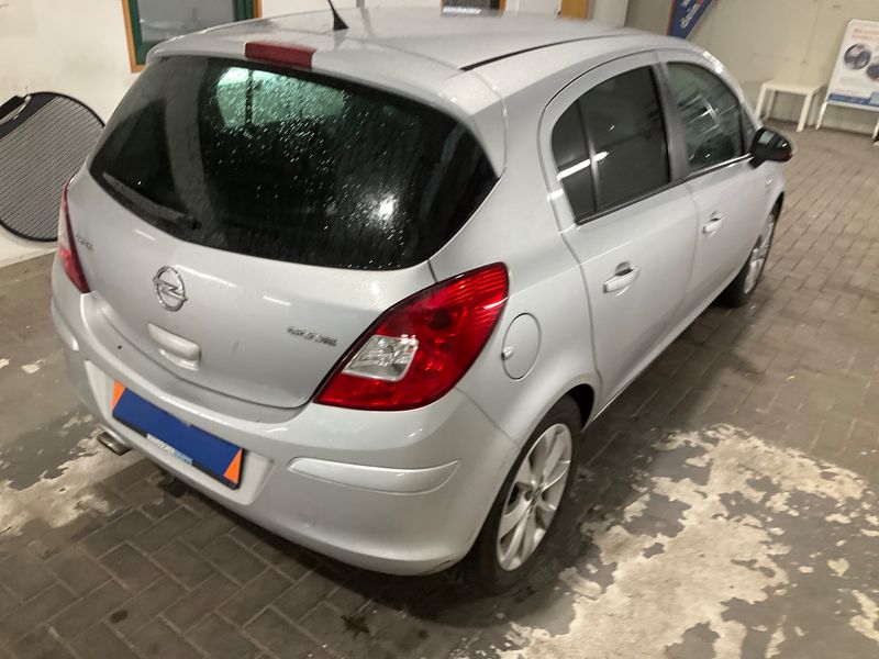 Opel Corsa 1.4 150 Jahre Opel 2012 – снимка 2