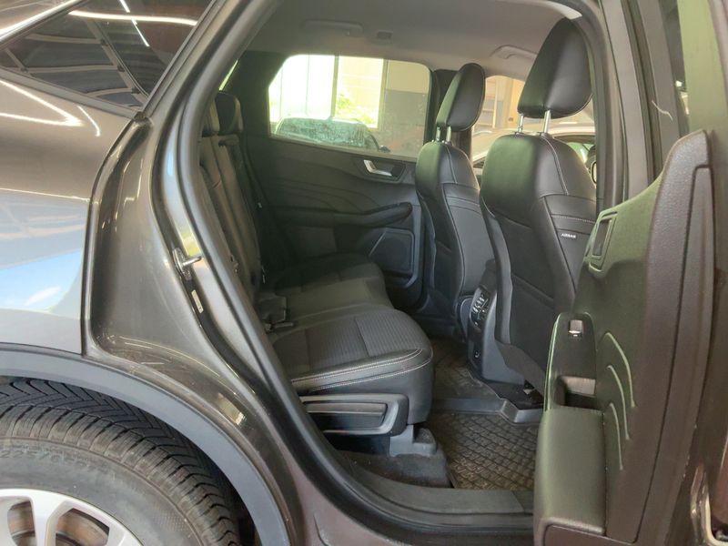 Ford Kuga 2.5 Plug-in Hybrid Titanium X 2022 – снимка 19
