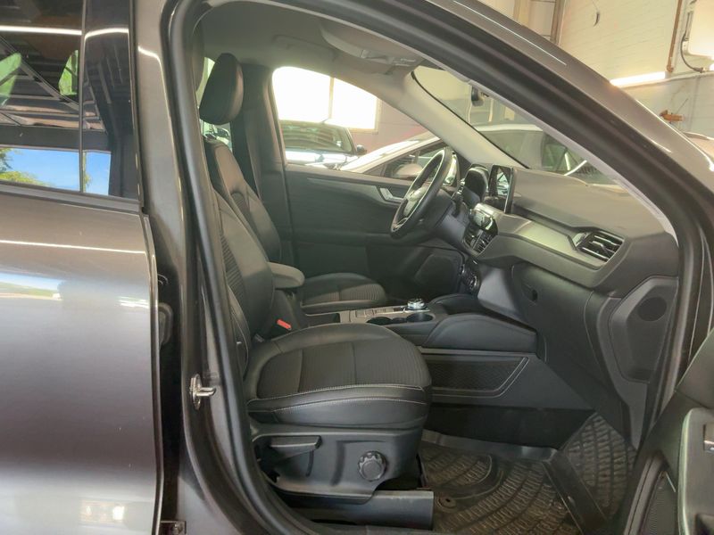 Ford Kuga 2.5 Plug-in Hybrid Titanium X 2022 – снимка 16