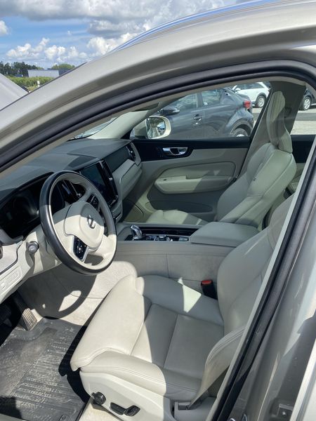 Volvo XC60 2.0 T8 Plug-in Hybrid Inscription AWD 2018 – снимка 16