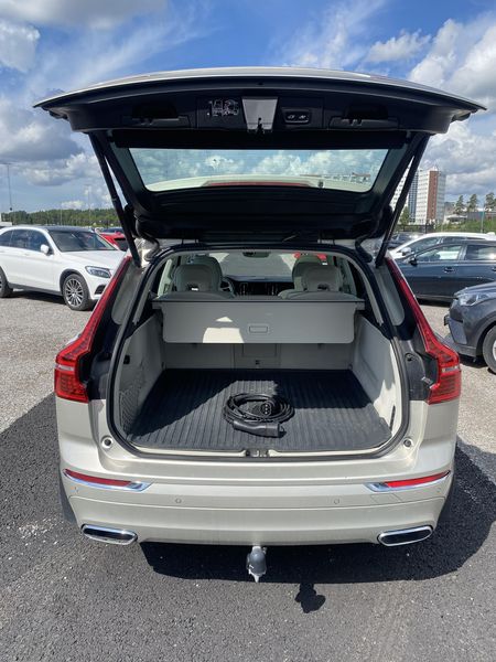 Volvo XC60 2.0 T8 Plug-in Hybrid Inscription AWD 2018 – снимка 15
