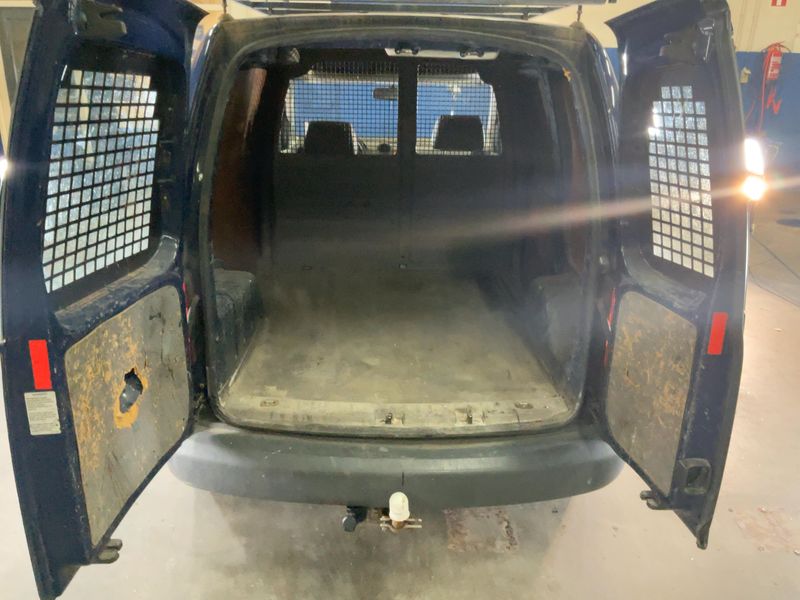 Volkswagen Caddy 1.9 TDI Kasten 2010 – снимка 15